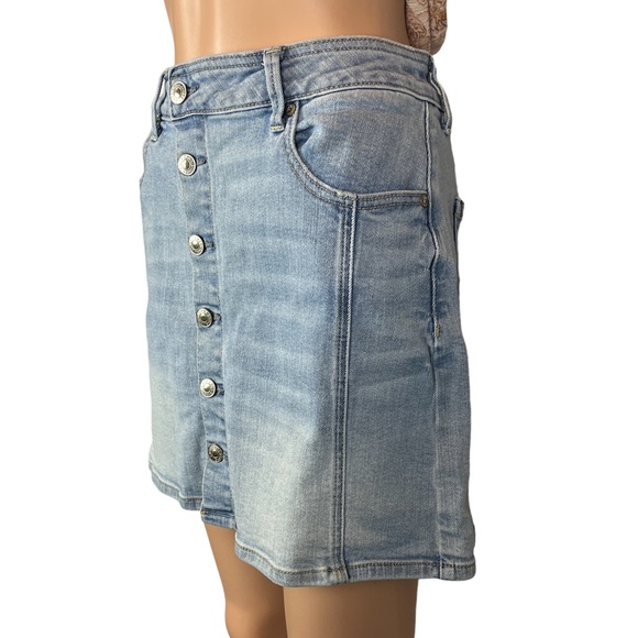 American Eagle Super Stretch Hi-Waist A-Line Mini Skirt, Denim Light Wash |12 - Picture 3 of 11